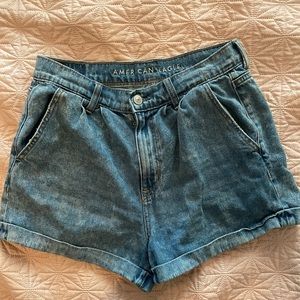 American Eagle High-Waisted Mom Short